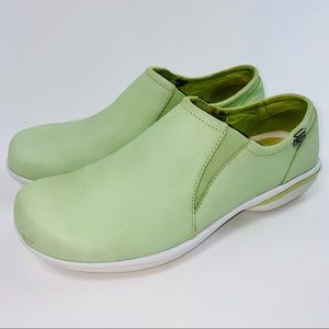 Red Wings Women's Slip-On Green Leather Shoes Sz 8